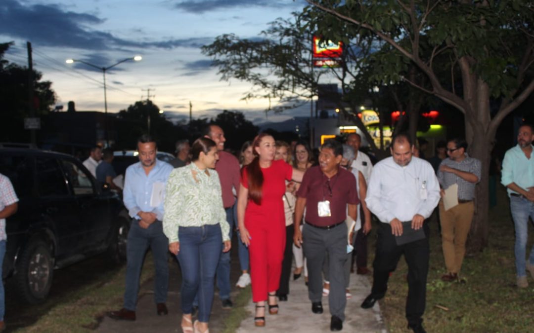 ENCIENDEN LUMINARIAS NUEVAS EN LA VILLA; SERÁN 2 MIL 500 ESTE 2022