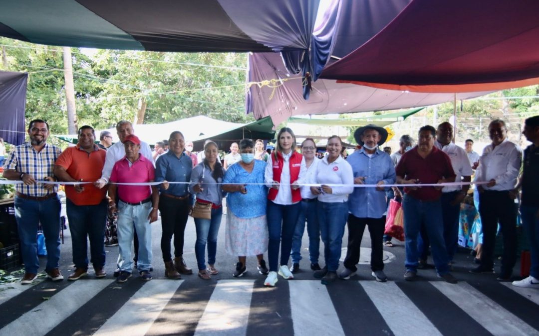 ENTREGA AYUNTAMIENTO DE COLIMA PAVIMENTACIÓN DE CALLE EN LA COLONIA FÁTIMA