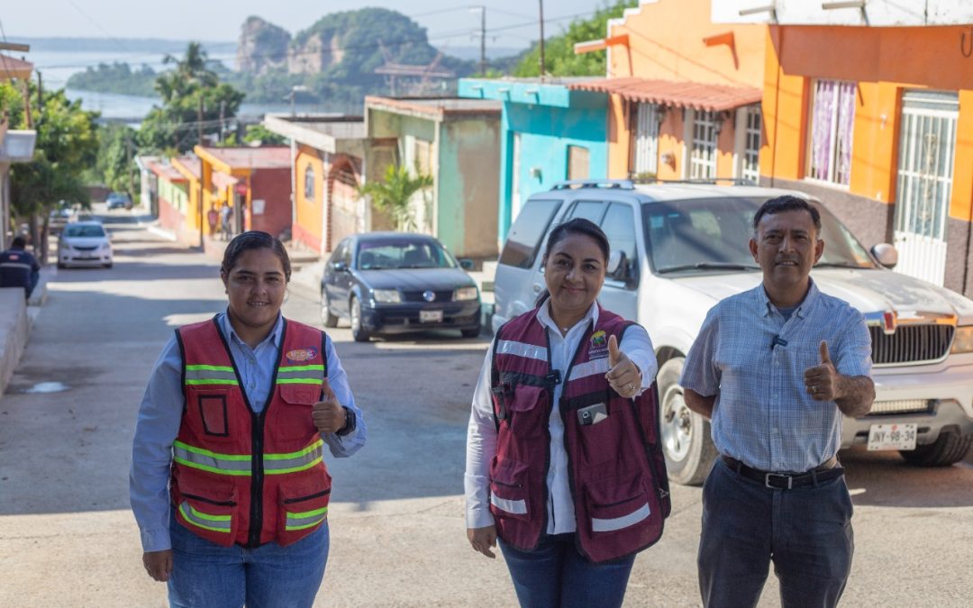 ENTREGA GRISLEDA MARTÍNEZ LA NUEVA CALLE PROLONGACIÓN MANZANILLO; CONCRETO HIDRÁULICO, AGUA Y DRENAJE