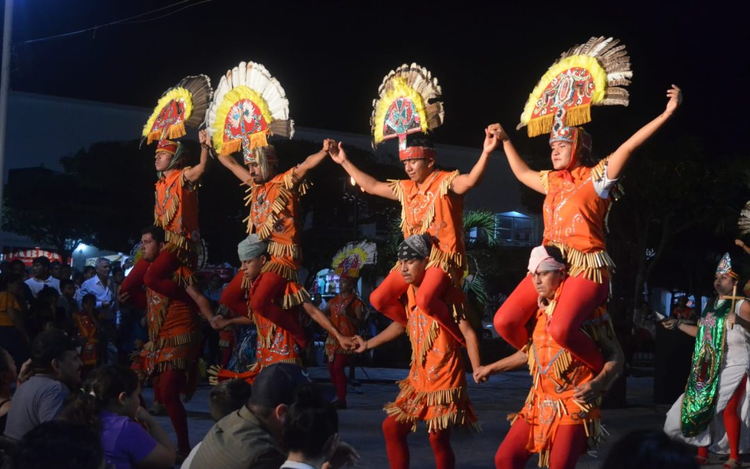 CIERRA CON ÉXITO PROGRAMA «TIERRE CALIENTE», CON DANZA APACHE Y MARIACHI