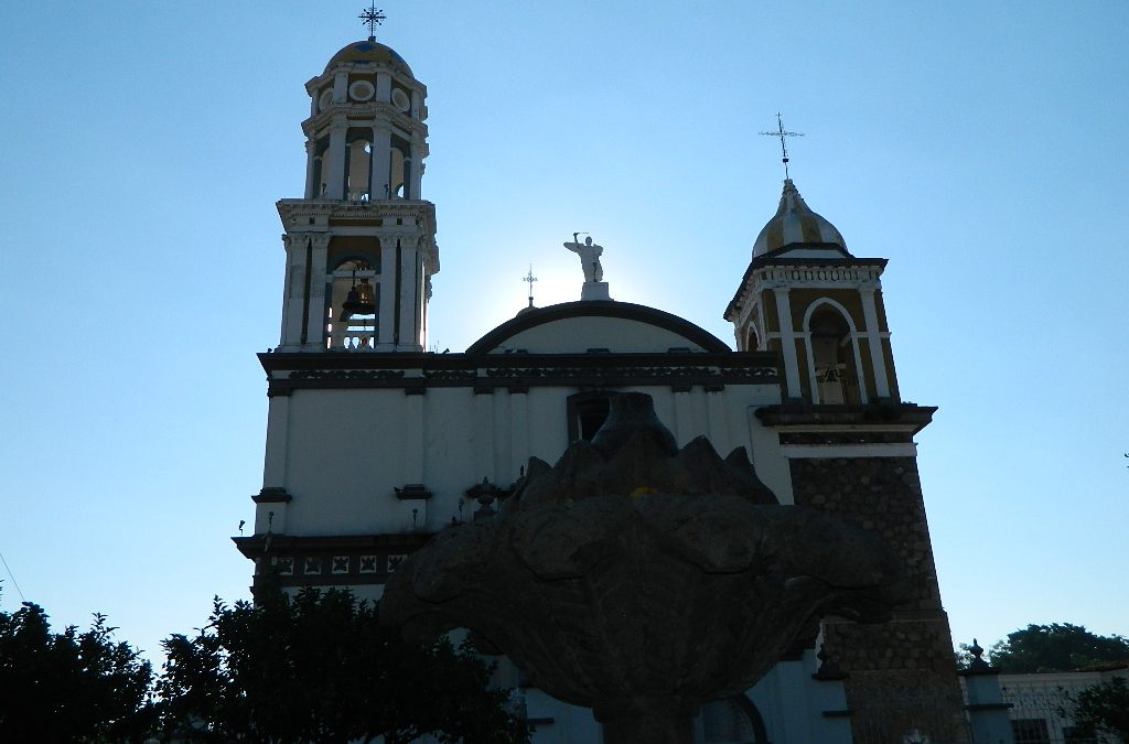 SIGUE EL EL TEMPLO DE COMALA SIN SONAR LAS CAMPANAS PARA LLAMAR A MISANAS