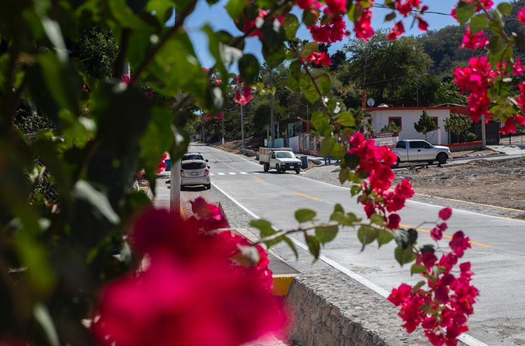 GRISELDA MARTÍNEZ ENTREGA INGRESO VIAL TOTALMENTE RENOVADO EN «EL CHARCO»
