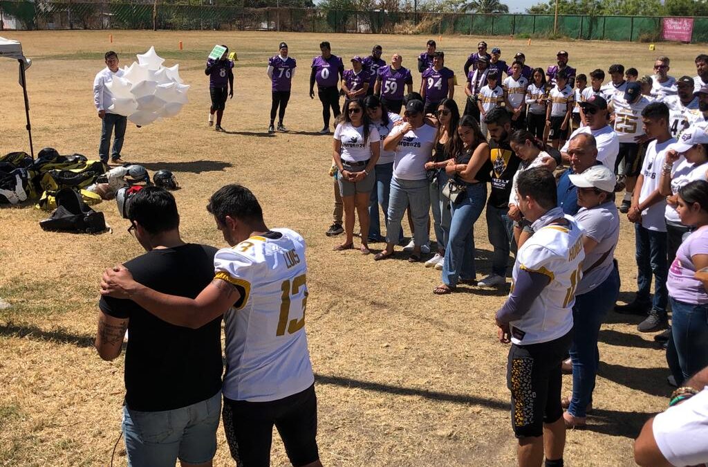 RINDE HOMENAJE JAGUARES COLIMA A JORGE TORRES ROLÓN