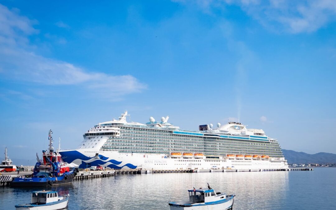 ARRIBA CRUCERO ROYAL PRINCESS A MANZANILLO CON 3 MIL 356 PASAJEROS
