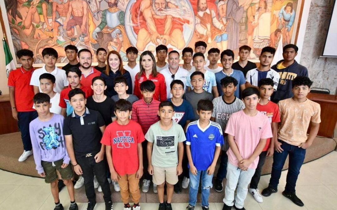 Ayuntamiento de Colima apoya a jóvenes en su camino hacia el futbol profesional