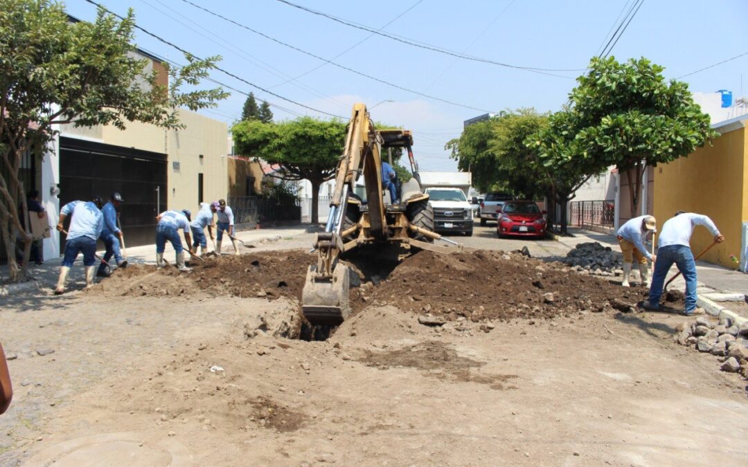 CIAPACOV SUSTITUYE POR ETAPAS 80 M DE LA RED DE DRENAJE DE LOMAS VISTA HERMOSA, COLIMA