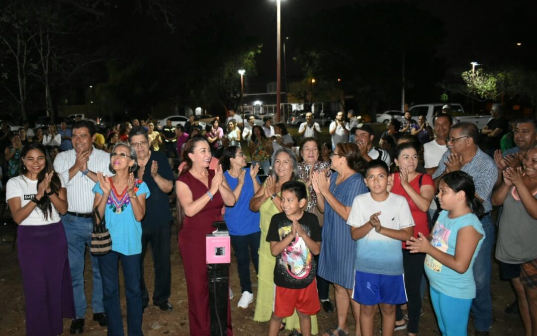 ENTREGA TEY ALUMBRADO EN JARDÍN DE LOS ALMENDROS; 29 AÑOS ESTUVO EN PENUMBRAS