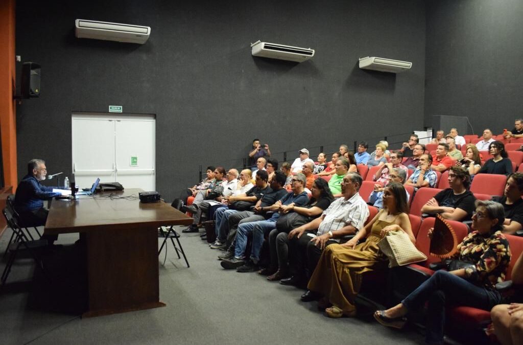 DISERTACIÓN DE CARLOS MALDONADO EN LAS CHARLAS LITERARIAS DE LA ACPE Y CULTURA COLIMA