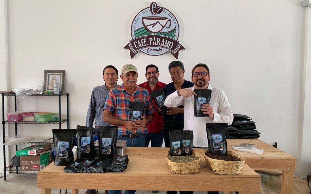 SUBSECRETARIO DE FOMENTO ECONÓMICO DE SINALOA RECORRE ZONA CAFETALERA DE COMALA