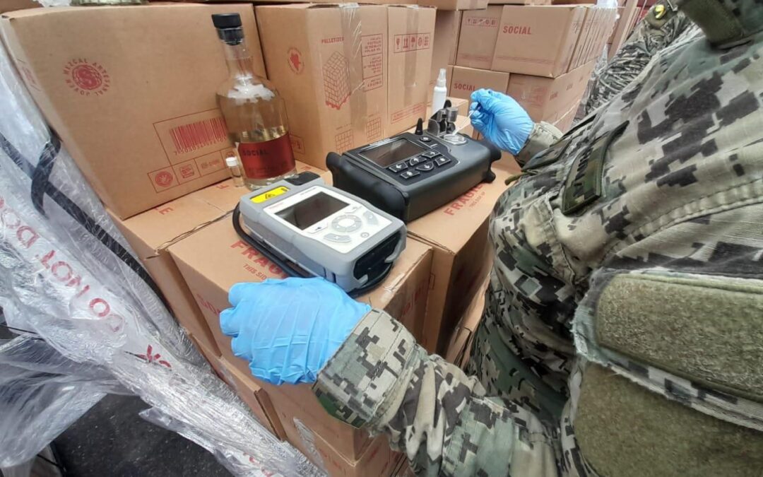 ASEGURAN 5 MIL 400 KILOS DE METANFETAMINA EN MANZANILLO, ESTABAN EN BOTELLAS DE MEZCAL ARTESANAL