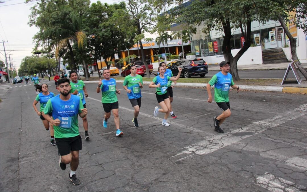 PARTICIPA RECTOR DE LA UDEC EN CARRERA LA MARINA 2023