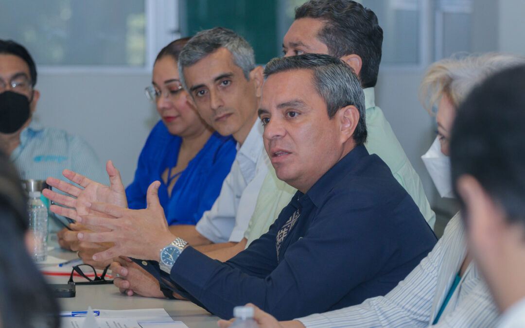 DEBATEN SOBRE EL FUTURO DE LAS BIBLIOTECAS DE LA UDEC