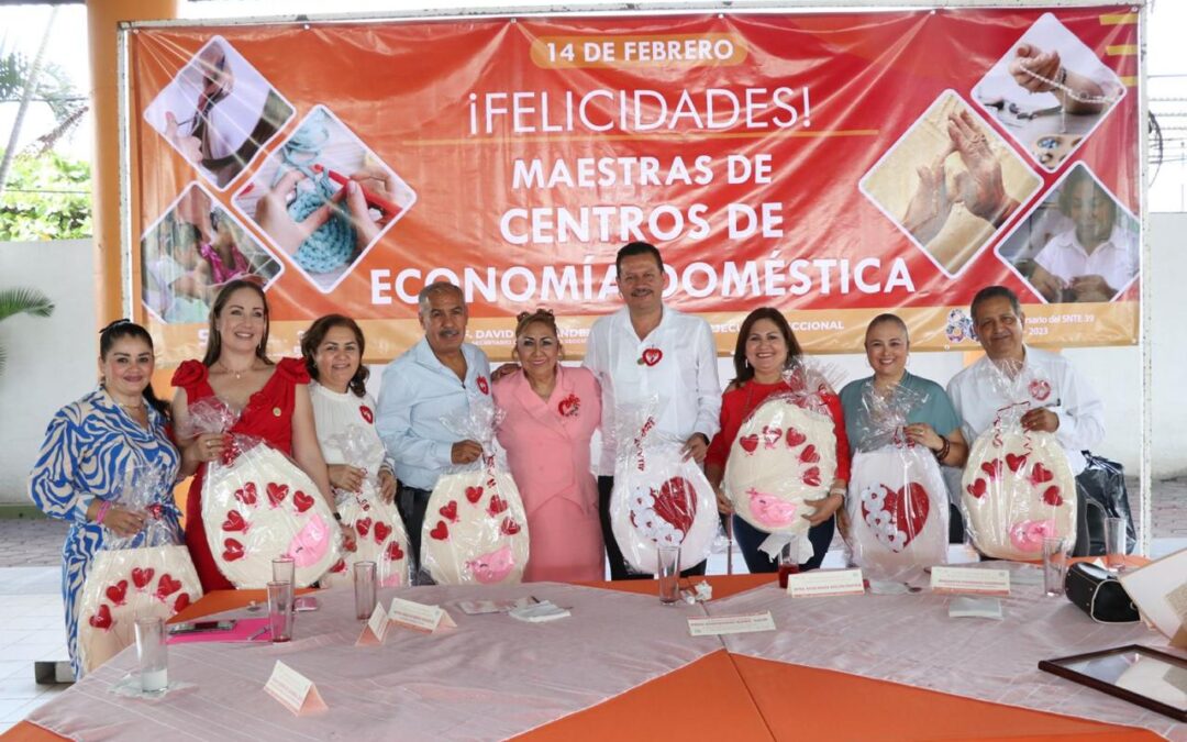 SECRETARÍA DE EDUCACIÓN Y CULTURA RECONOCE A QUIENES LABORAN EN LOS 75 CENTROS DE ECONOMÍA DOMÉSTICA DE COLIMA