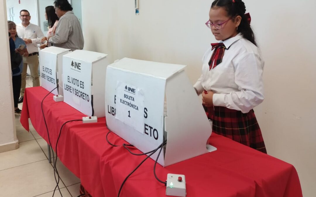 DIF ESTATAL COLIMA TOMA PROTESTA A LA IMPULSORA DE LA TRANSFORMACIÓN DE LOS DERECHOS DE NIÑAS, NIÑOS Y ADOLESCENTES