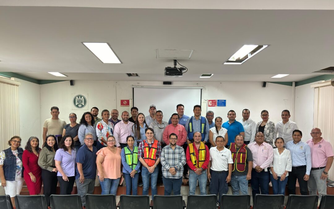 CAPACITAN EN PROTECCIÓN CIVIL A DIRECTIVOS Y JEFES DE BRIGADA, EN TECOMÁN