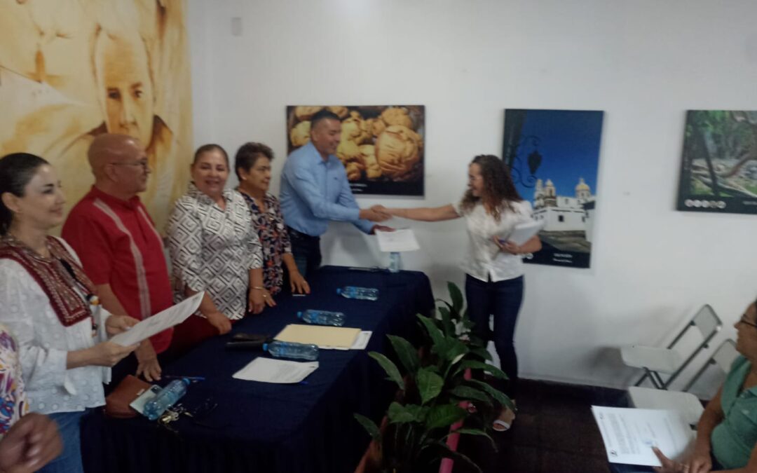 ENTREGA ESCRITURAS DE FRACCIONAMIENTO “COMALA MÁGICO” A 30 BURÓCRATAS