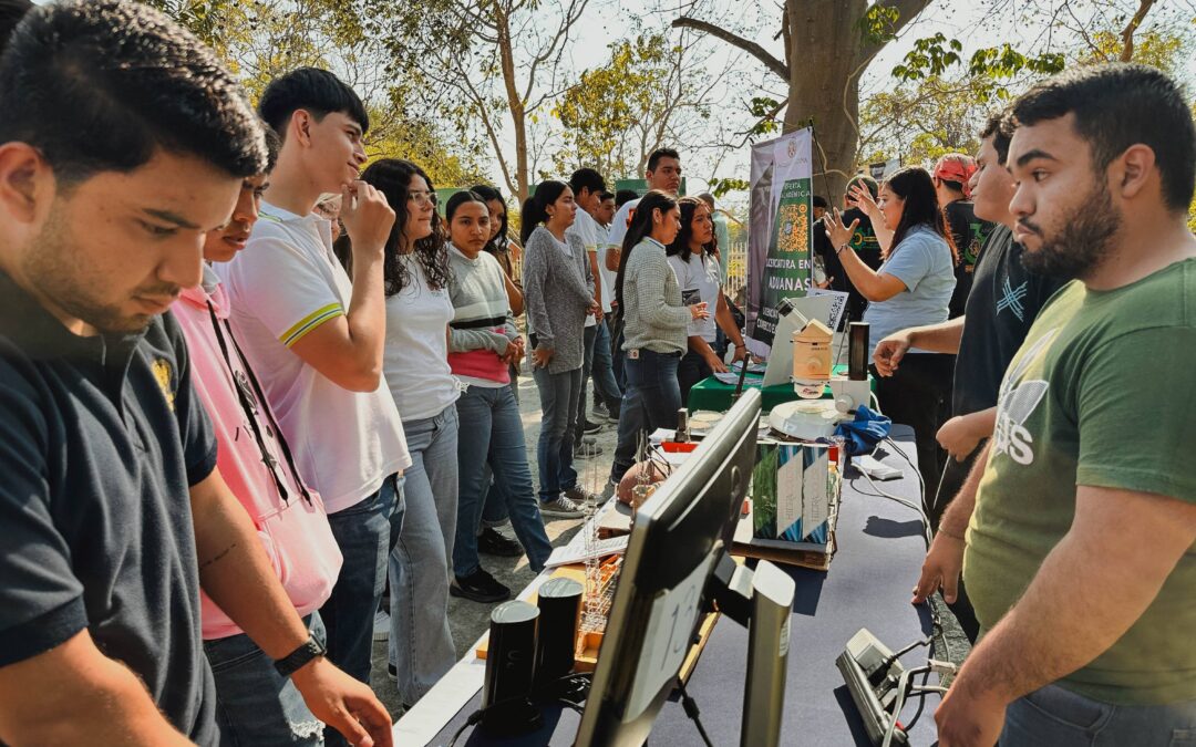 REALIZAN FERIA PROFESIOGRÁFICA A BACHILLERES DE MANZANILLO