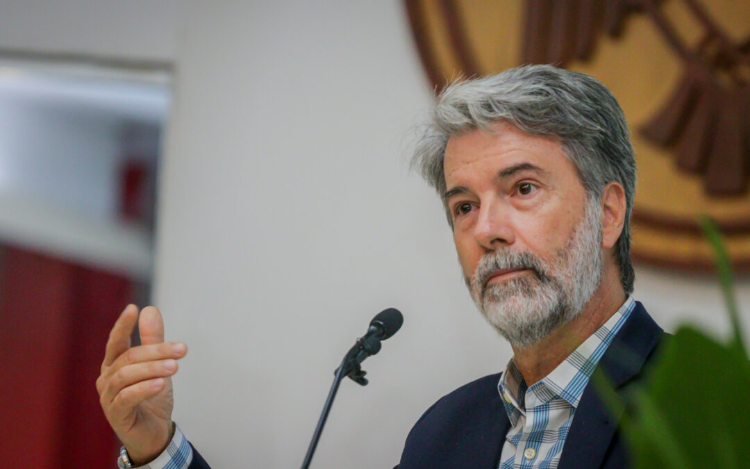 RECONTEXTUALIZAR PRESENCIA HUMANA EN EL PLANETA ANTE CRISIS AMBIENTAL