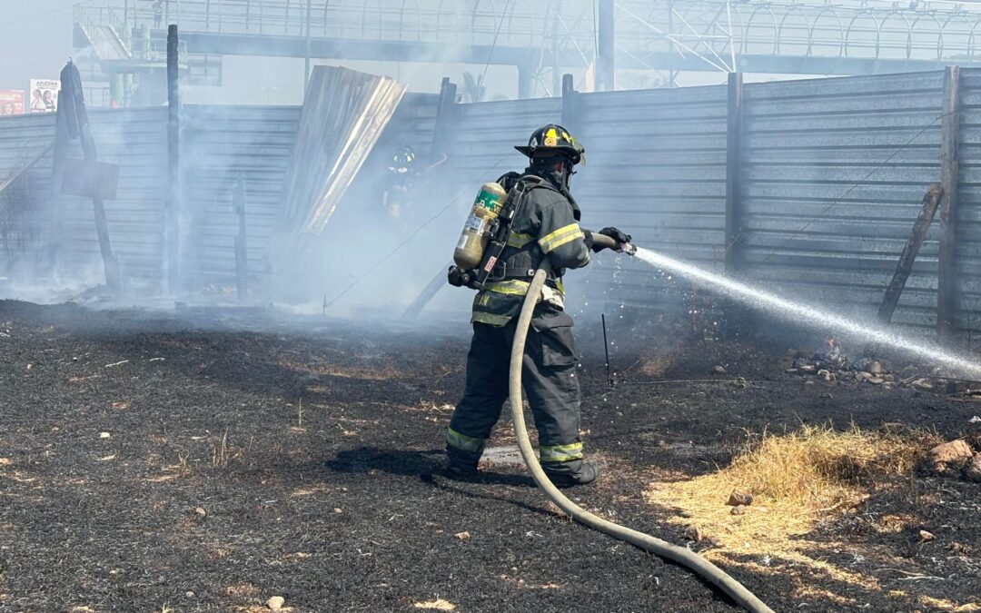 CONTROLA UEPC INCENDIO EN EL TERCER ANILLO PERIFÉRICO DE COLIMA