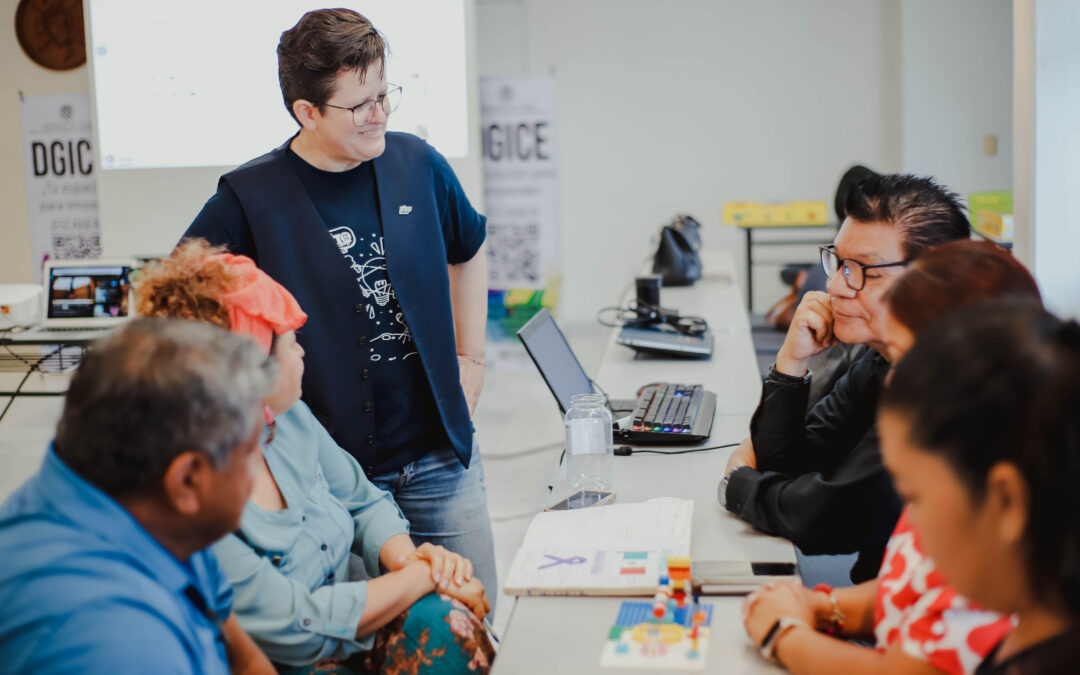 IMPULSAN EL EMPRENDIMIENTO Y LA INNOVACIÓN EN DOCENTES DE MANZANILLO