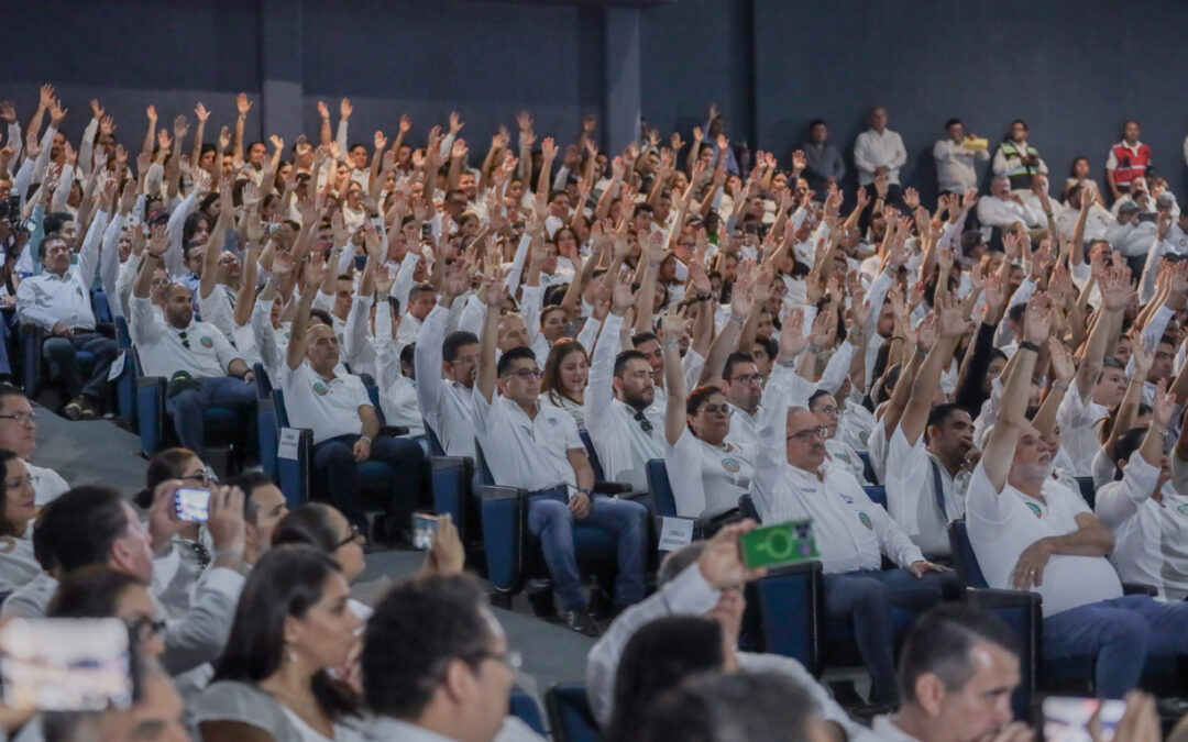 CONSEJO UNIVERSITARIO REELIGE POR CUATRO AÑOS MÁS AL RECTOR CHRISTIAN TORRES ORTIZ