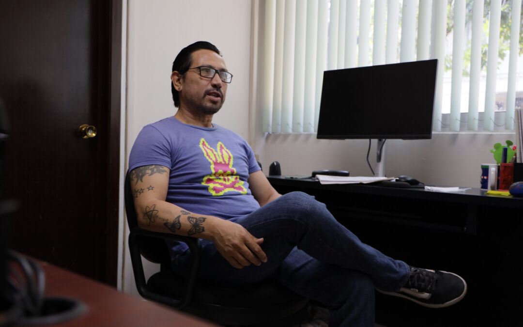 OBTIENE IHOVAN PINEDA PREMIO ESTATAL DE POESÍA MANZANILLO MAR ADENTRO 2024