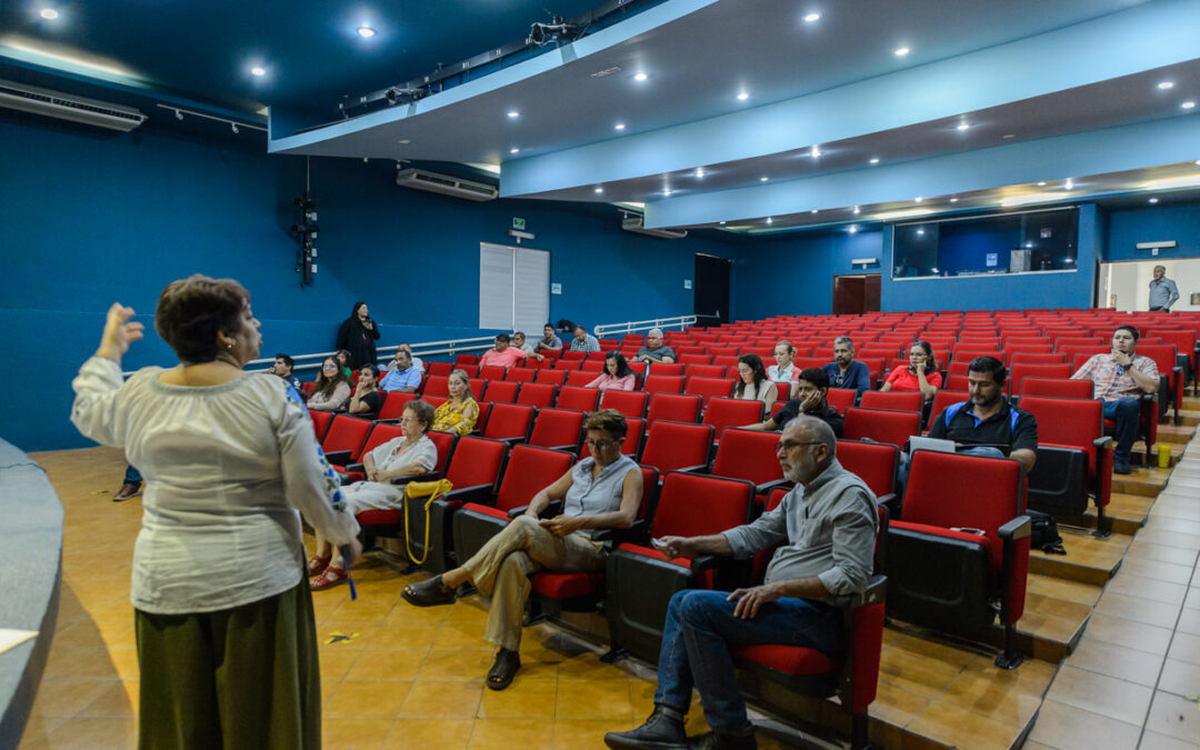 IMPARTEN TALLER PARA ACERCAR EL ARTE A PERSONAS CON DISCAPACIDAD