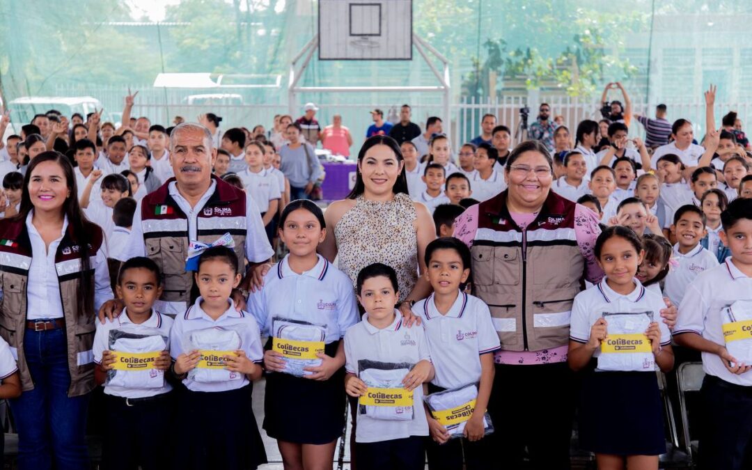 GOBERNADORA DE COLIMA INICIA ENTREGA DE COLIBECAS-UNIFORMES EN CUAUHTÉMOC, POR TERCER AÑO CONSECUTIVO