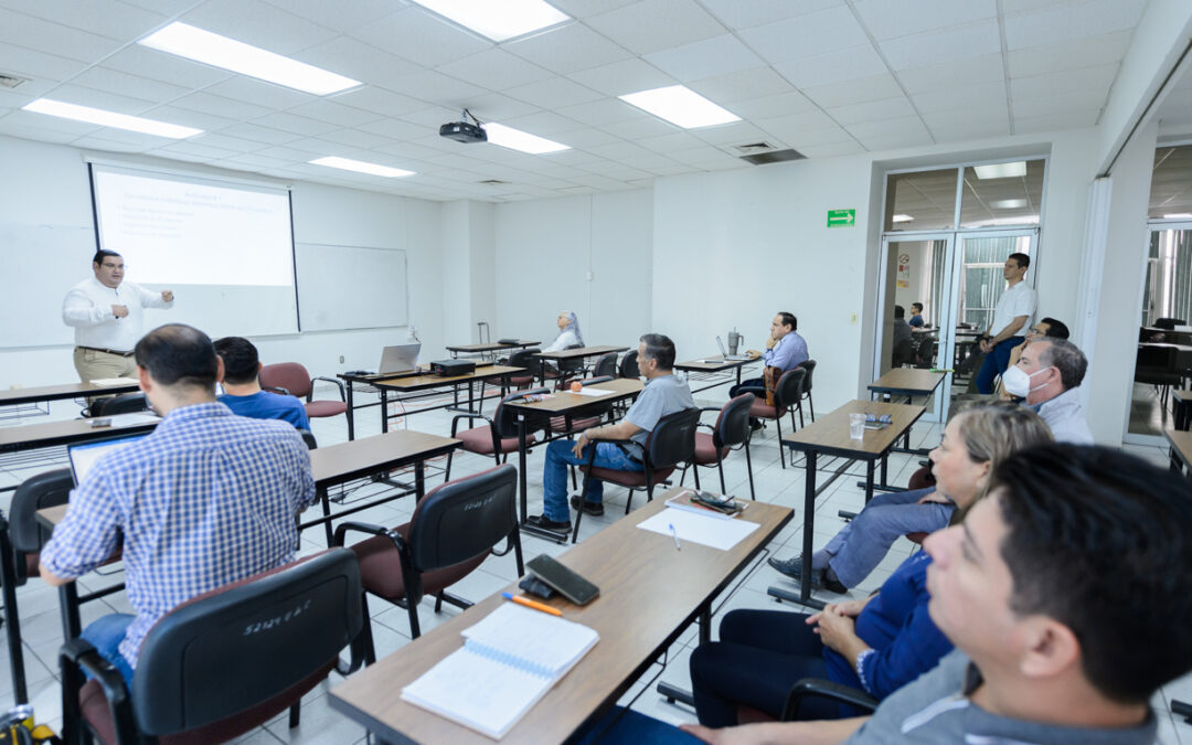 ENSEÑAN A DOCENTES HERRAMIENTAS PARA LA SOLUCIÓN DE PROBLEMAS