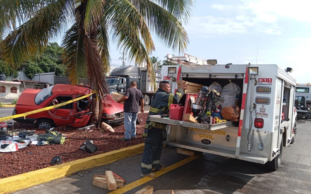 OFICIALES DE UEPC Y CRUM ATENDIERON A UNA PERSONA LESIONADA EN ACCIDENTE AUTOMOVILÍSTICO