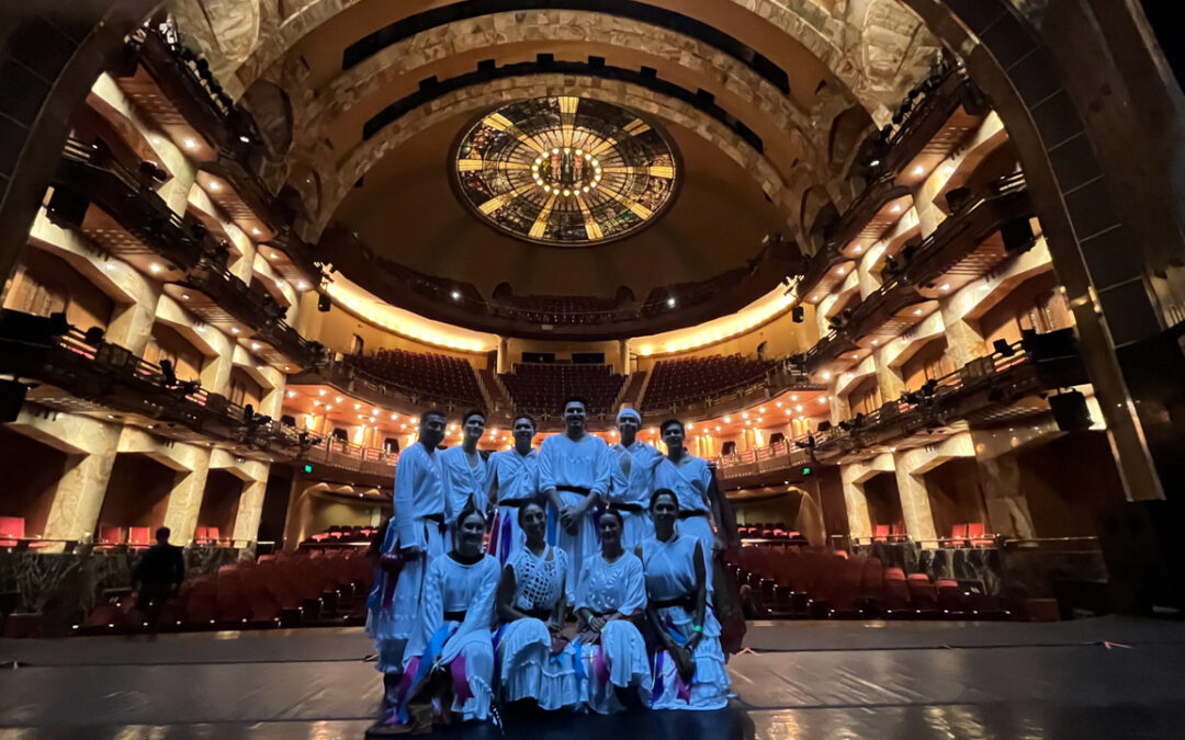 BAILARINES DE LA UDEC PARTICIPAN EN COREOGRAFÍA ESTRENADA EN BELLAS ARTES
