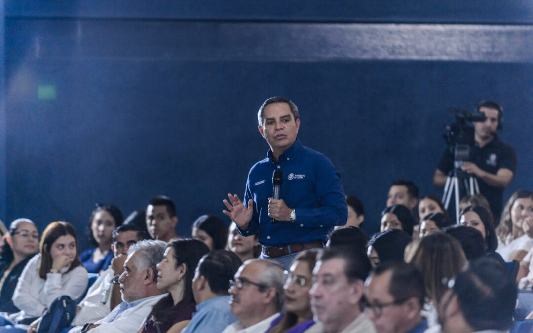COMPARTE RECTOR CON ESTUDIANTES DE NUEVO INGRESO CÓMO REIMAGINAR SU VIDA EN LA UDEC