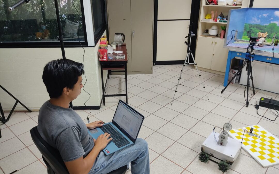 ESTUDIANTES DE LA UDEC EXPLORAN EL ESPACIO Y LAS ENERGÍAS RENOVABLES, EN EL VERANO DELFÍN
