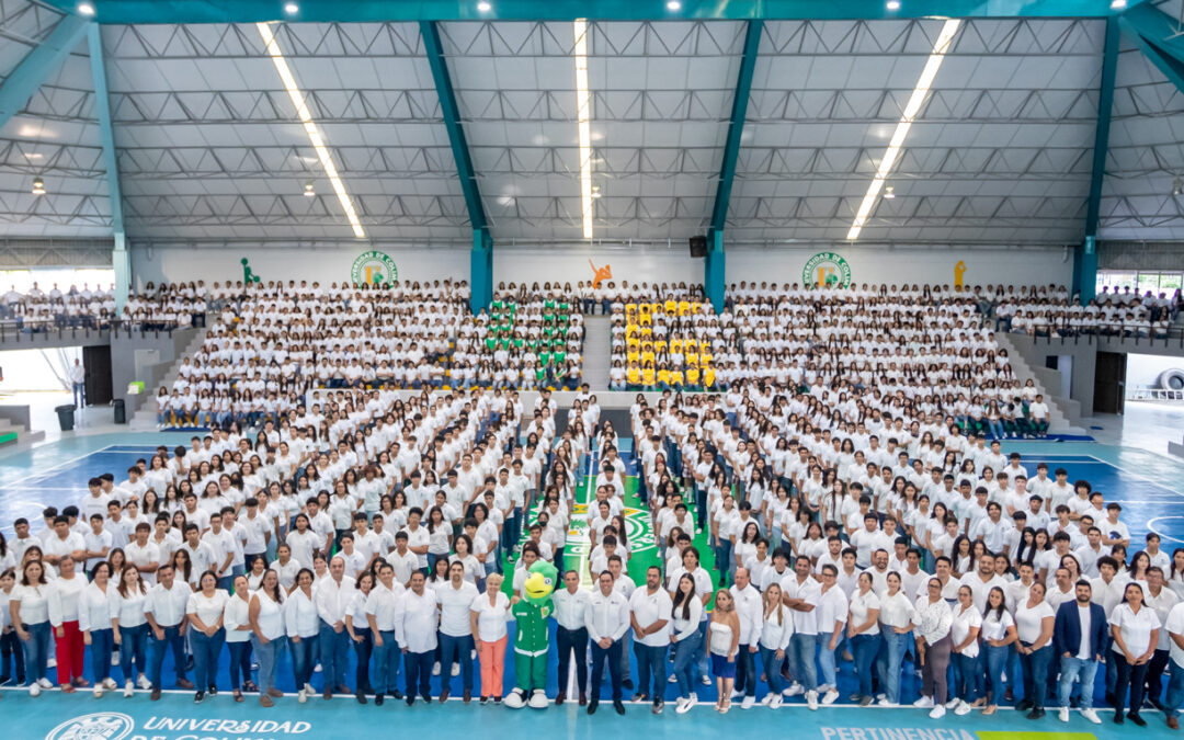 BACHILLERATO 4 DE LA UDEC CELEBRA 46 AÑOS CON UNA FOTO MONUMENTAL