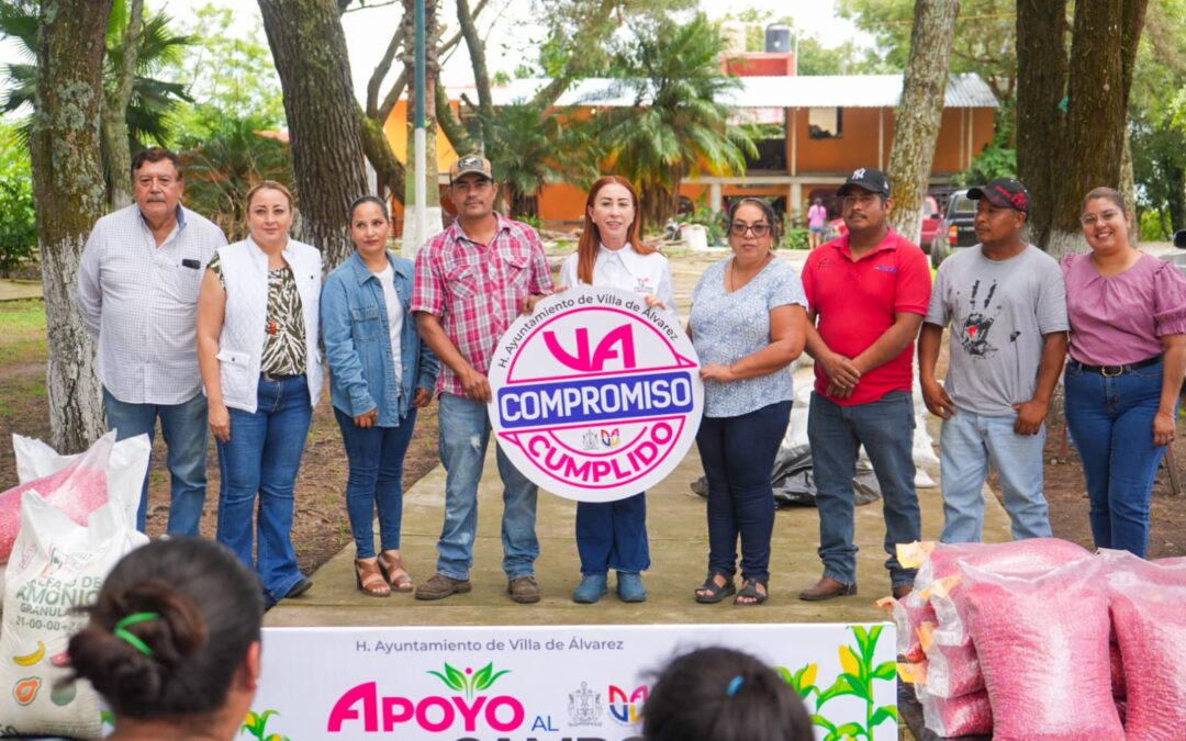 CUMPLE TEY CON ENTREGA DE APOYOS AL CAMPO