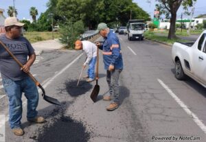 APLICA VILLA DE ÁLVAREZ 8 TONELADAS DE ASFALTO EN OPERACIÓN BACHEO