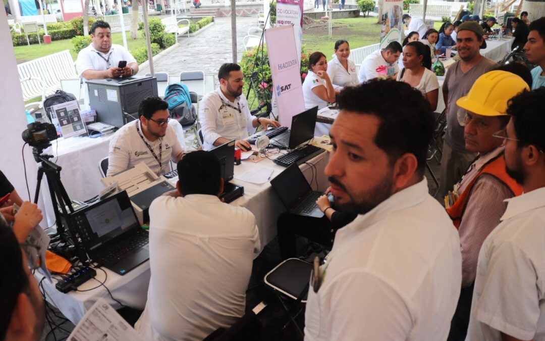 PARTICIPACIÓN DEL SAT E INFONAVIT EN LA FERIA NACIONAL DE EMPLEO PARA JÓVENES, EN TECOMÁN