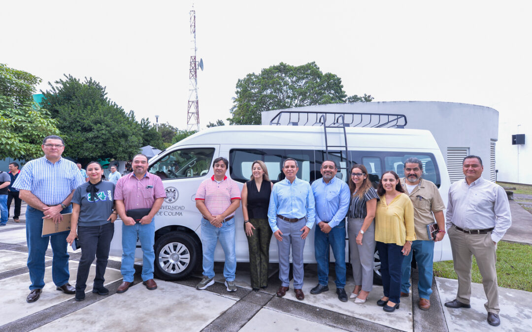 ENTREGAN EQUIPO DE JARDINERÍA Y TRANSPORTE DE PERSONAL A DEPENDENCIAS DE LA UDEC