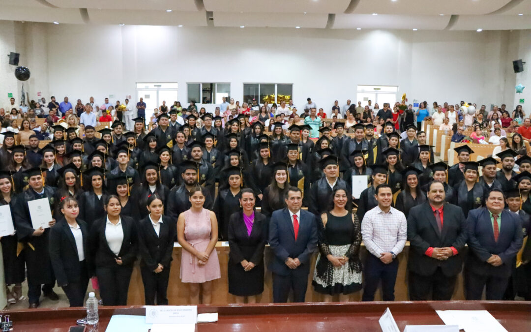 EGRESAN DE LA FCAT 81 NUEVOS PROFESIONISTAS, EN LICENCIATURA Y POSGRADO