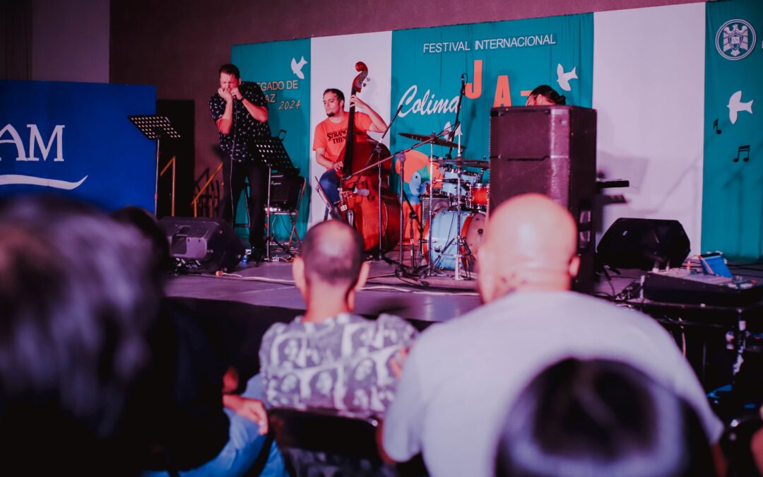 NOCHE DE ÉXITOS Y ARMONÍAS CON SCOPARC, EN MANZANILLO