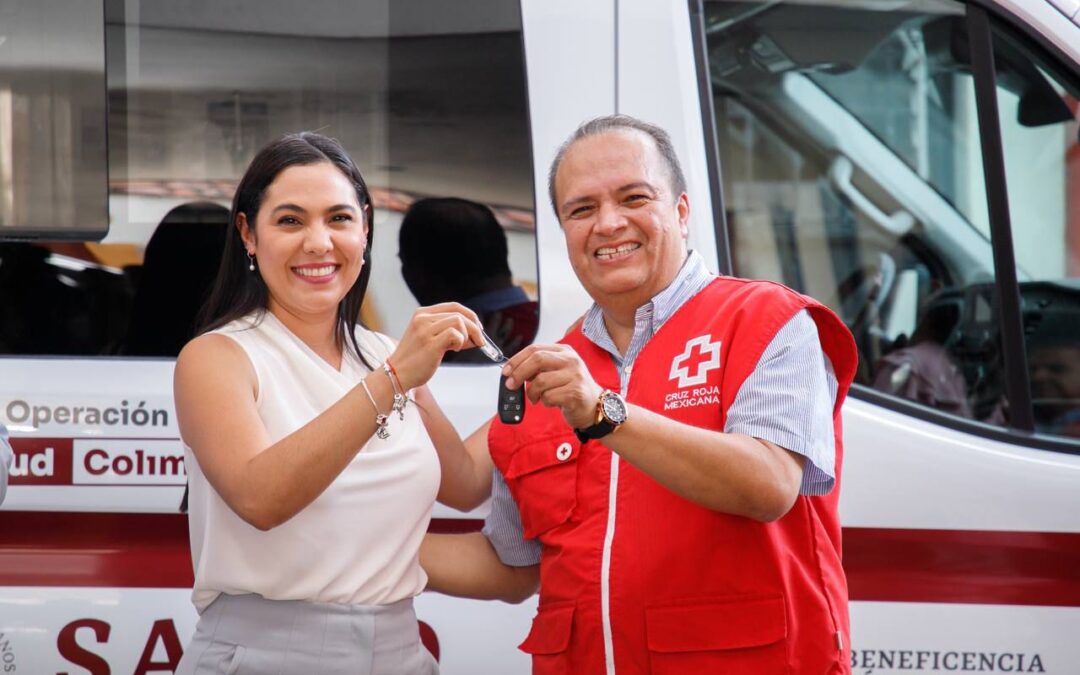 INDIRA VIZCAÍNO ENTREGÓ UNA AMBULANCIA Y DOS DESFIBRILADORES A CRUZ ROJA COLIMA, CON INVERSIÓN DE MÁS DE 2.4 MDP