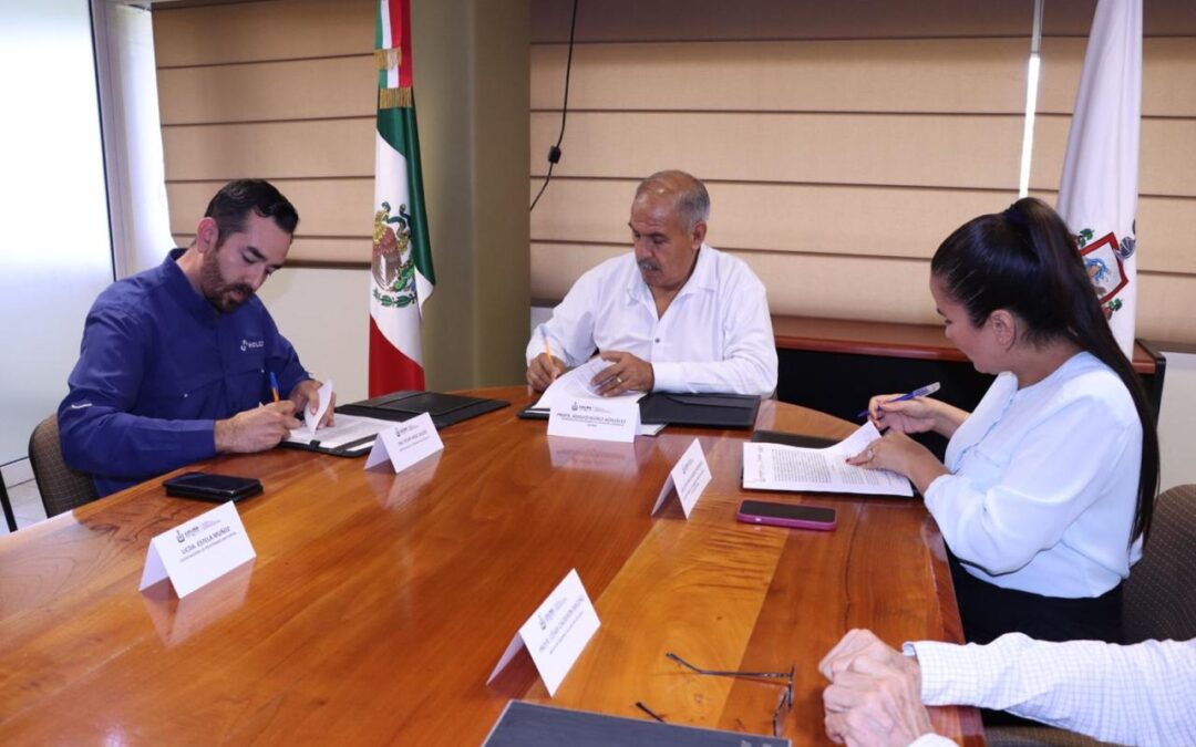 EDUCACIÓN COLIMA Y FUNDACIÓN HOLCIM SIGNAN CONVENIO PARA OTORGAR BECAS A ESTUDIANTES DE TECOMÁN