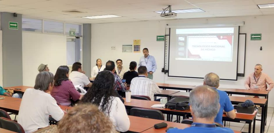DIRECTOR DEL TECNOLÓGICO DE COLIMA REALIZA REUNIONES CON ACADEMIAS PARA SOCIALIZAR PROYECTOS