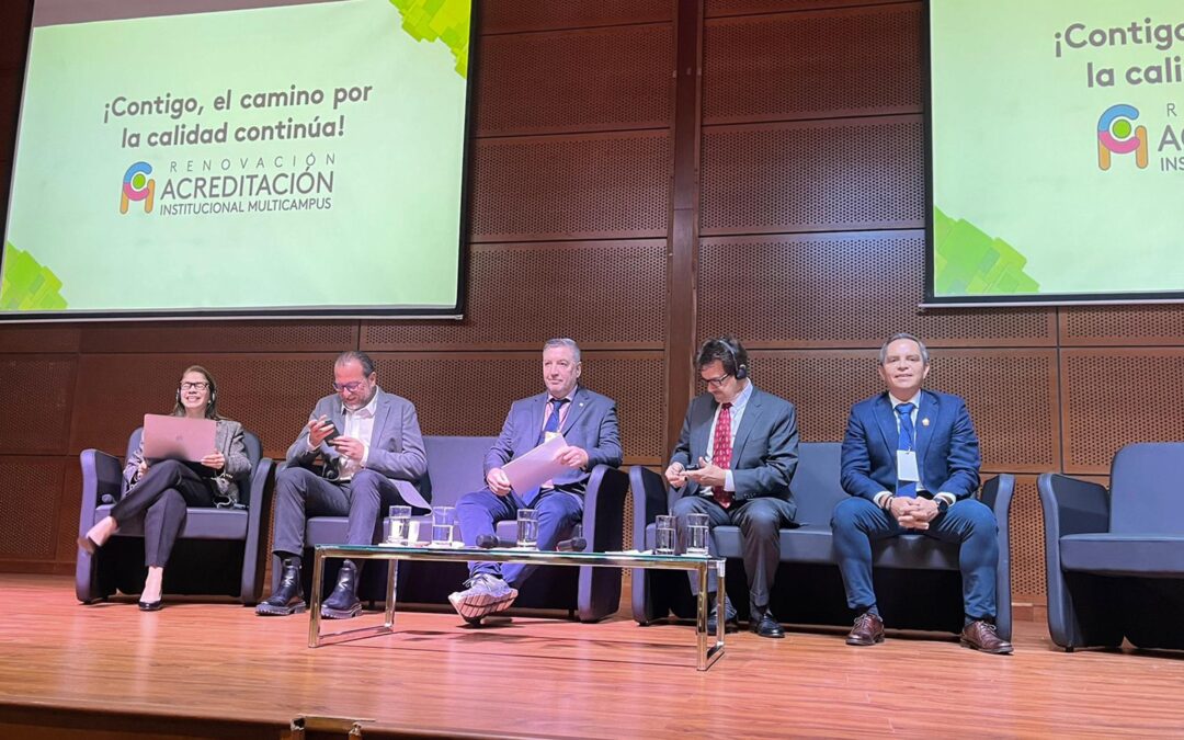 RECTOR DE LA UDEC EN PANEL SOBRE INTERNACIONALIZACIÓN DE LA EDUCACIÓN SUPERIOR