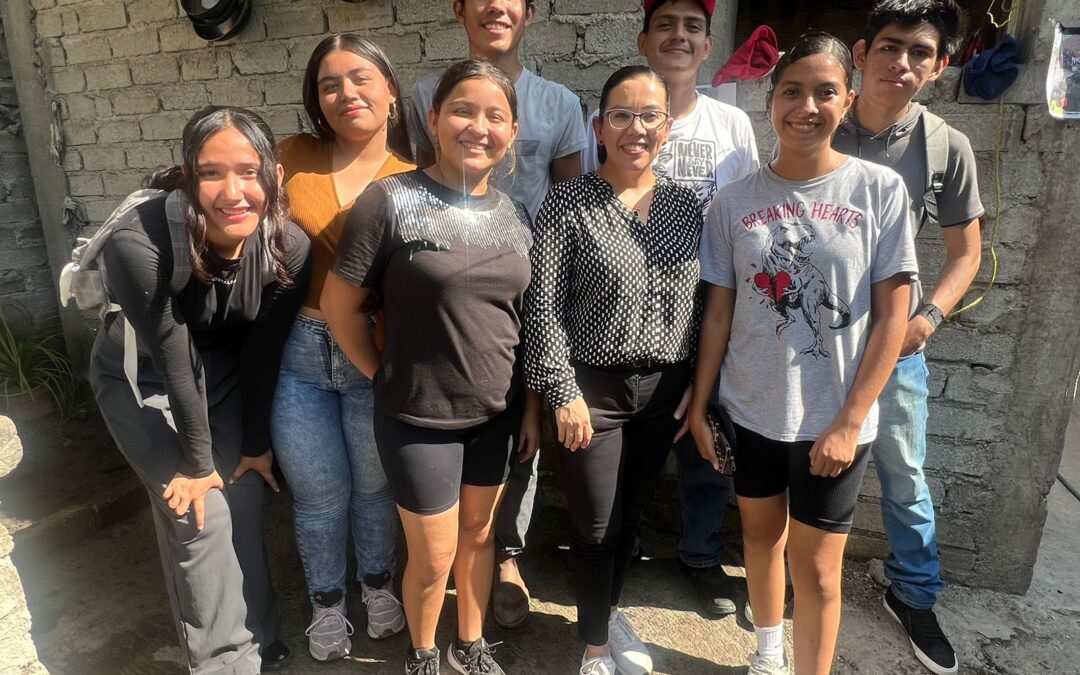 ESTUDIANTES UNIVERSITARIOS TRANSFORMAN VIDAS, EN LOS LIMONES