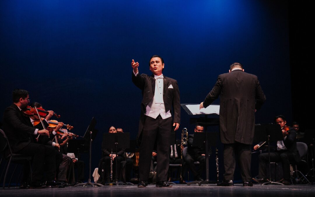 FELIPE CASTELLANOS COMPARTIÓ CON SU PÚBLICO 30 AÑOS DE PASIÓN Y CANTO