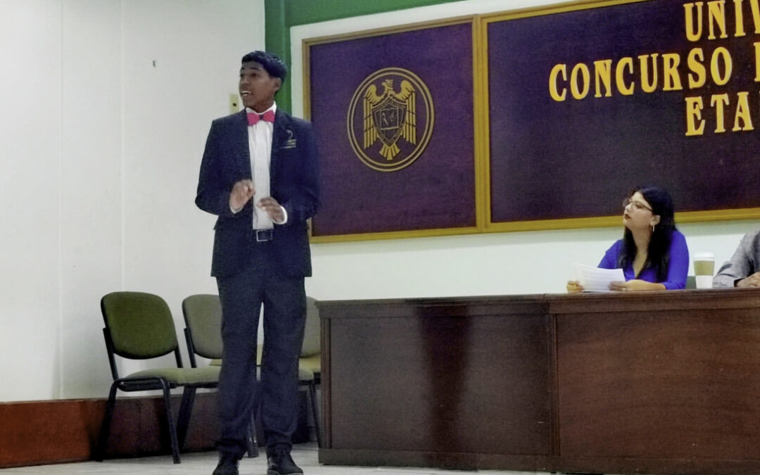 DIEGO MORENO, GANADOR DE LA ETAPA REGIONAL DEL CONCURSO DE ORATORIA 2024, EN TECOMÁN