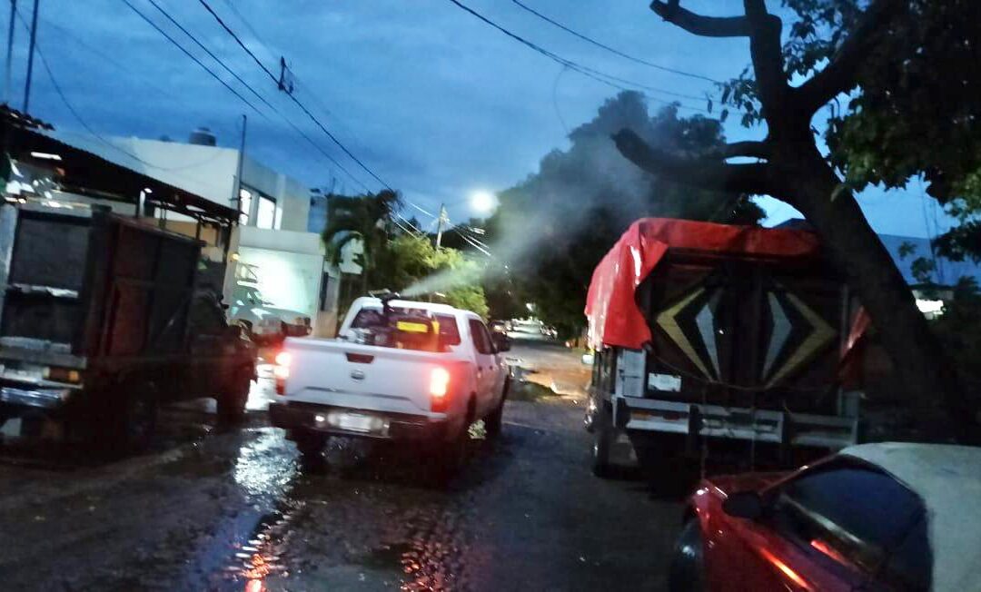 ESTE LUNES, SALUD COLIMA FUMIGA CONTRA EL DENGUE EN 34 COLONIAS; EL MARTES SERÁ EN 4 MUNICIPIOS