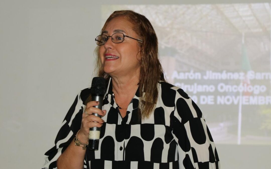 ESPECIALISTA IMPARTE CONFERENCIA SOBRE PREVENCIÓN Y DETECCIÓN DEL CÁNCER DE MAMA A PERSONAL DE EDUCACIÓN COLIMA