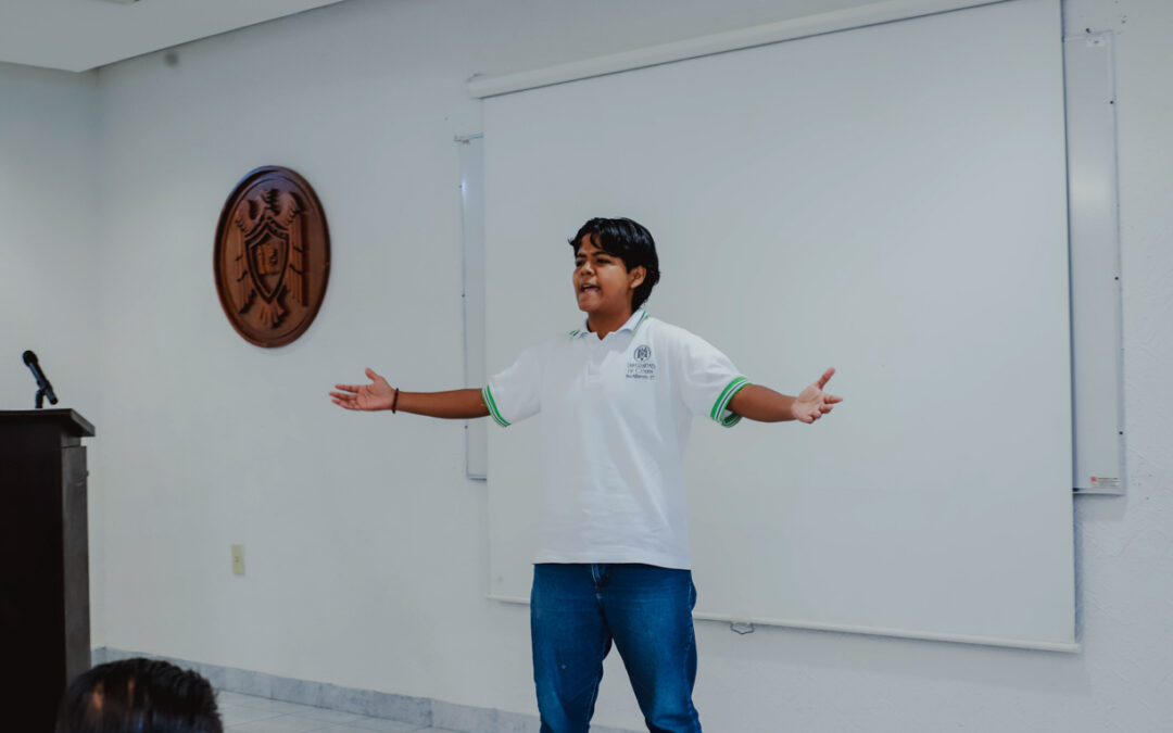 MAYTE RAMÍREZ, DEL BACHILLERATO 27, GANA CONCURSO DE ORATORIA EN MANZANILLO